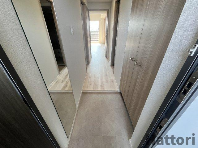 スプランディッドライズ新大阪ノースの玄関