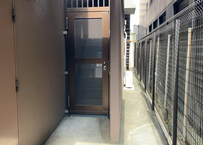 【内装】 | グエルスクエア八王子 | 共用部分は、一棟の建物に住む区分所有者全員が共同で所有するとし、共用部分の管理、補修などは、区分所有者で形成される管理組合が行います。個人の判断で勝手に変更することはできませんので覚えておきましょう。