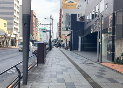 【展望】 | グエルスクエア八王子 | 眺望の良さを楽しめるダイニングキッチンで家族団らんの時間を過ごしてはいかがでしょうか。バルコニーから見える景色を家族で眺める時間は、時間が経つのを忘れてしまいそうですね。是非、現地を見に行きましょう！