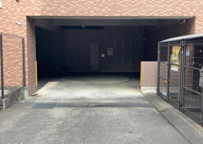 【駐輪場】 | グエルスクエア八王子 | マンションの駐輪場は、事前に空きがあるか確認を取ると安心です。せっかく入居したのに駐輪スペースがない！なんてことになったら大変ですよね。そこで、内見時や購入前にはまず事前に確認しておくと良いでしょう。