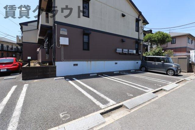 パストラルの駐車場|カースペースがあります