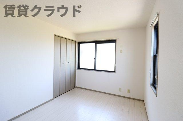 パストラルの洋室|開放的な寝室です