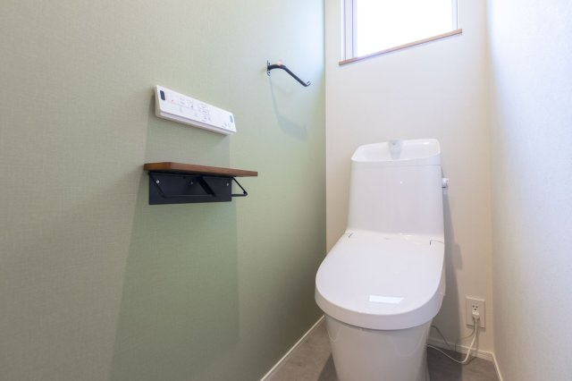 草津市平井1丁目　新築戸建のトイレ
