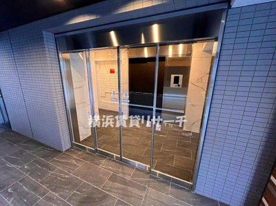 【エントランス】 | メインステージ横濱真金町