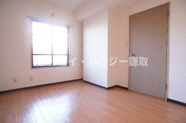 アヴニール梨の樹の洋室|６帖の洋室です♪