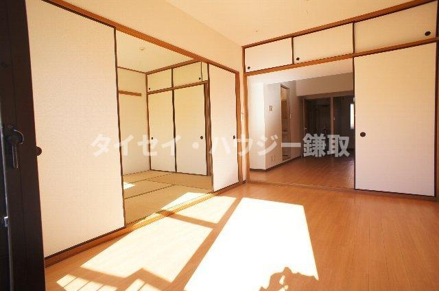 アヴニール梨の樹の居間・リビング|南向きの明るい室内♪