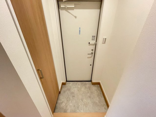 イトーピアホーム近大前の玄関|モデル１０１号室内装です。