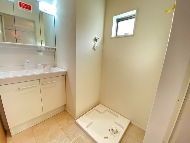 イトーピアホーム近大前の洗面所|モデル１０１号室内装です。