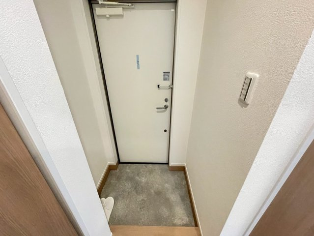 イトーピアホーム近大前の玄関|モデル１０１号室内装です。