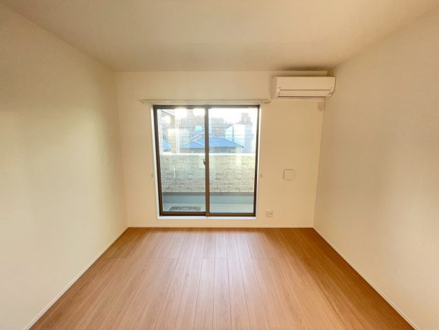 イトーピアホーム近大前の居間・リビング|モデル１０１号室内装です。