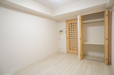 【居間・リビング】 | エスティメゾン神田 | こちらの居間で趣味の時間をお楽しみください