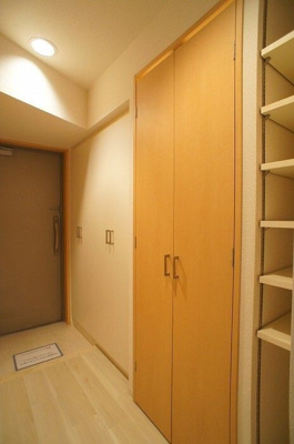 【玄関】 | エスティメゾン神田 | きれいな玄関です