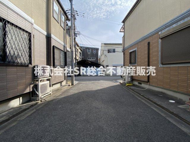 新家西町中古戸建の前面道路含む現地写真|前面道路含む現地写真です