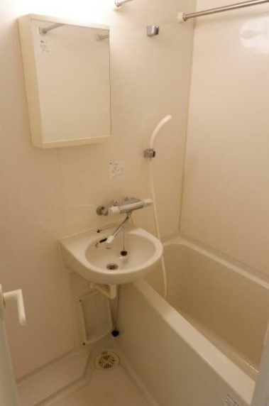 ルーブル野方参番館の浴室