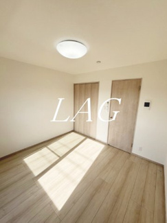 【寝室】 | ウィングガーデン吉野町 | 寝室です。