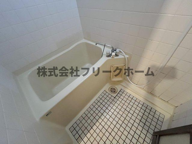 小金井市本町６丁目の賃貸マンションの浴室