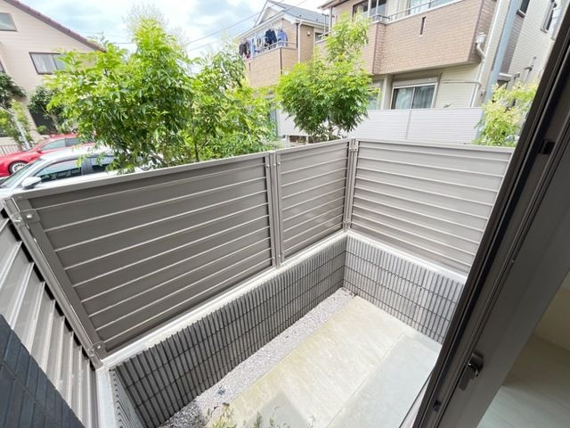 西宮市山口町　アパート新築工事のバルコニー|建築中の為同シリーズ建築時お写真です。