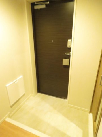 Lavart森ノ宮の玄関