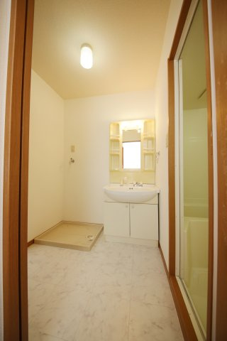 Branche'石橋の浴室|別部屋同間取りのお写真となります。参考にご覧くださいませ。