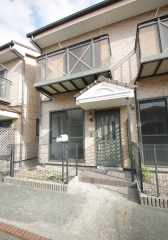 Branche'石橋の玄関|別部屋同間取りのお写真となります。参考にご覧くださいませ。