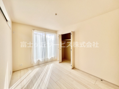 【洋室】 | 沼津市下香貫汐入 新築一戸建て A号棟 | 6帖の洋室です