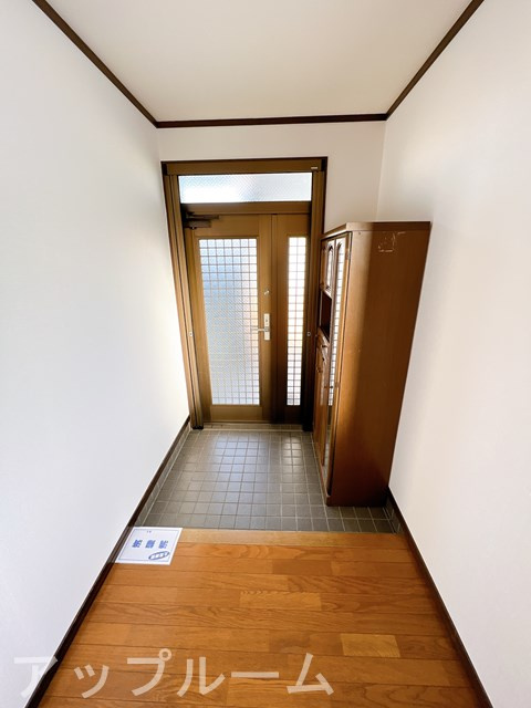 中野町さくらマンションの玄関