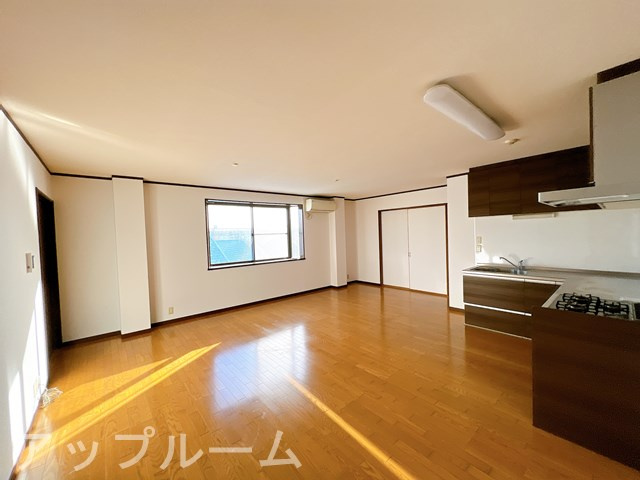 中野町さくらマンションの居間・リビング