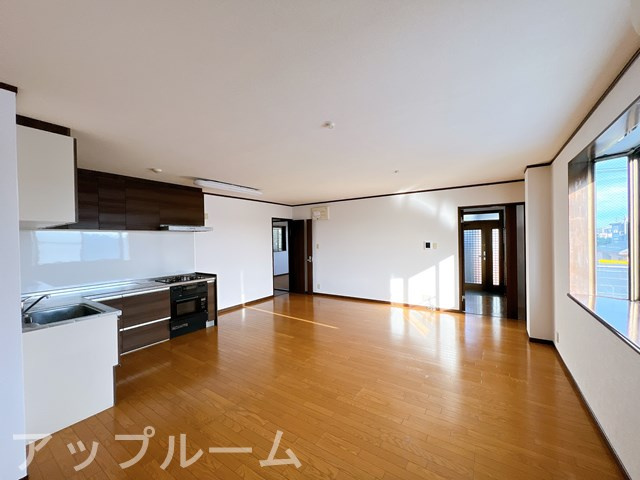 中野町さくらマンションの居間・リビング