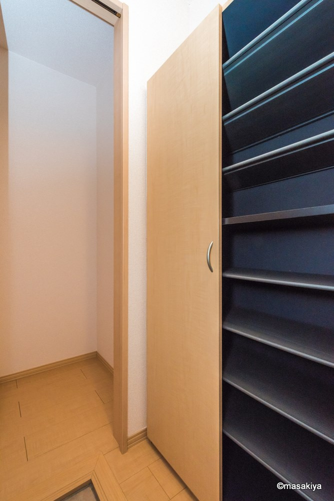 アコール・Tの玄関|下駄箱