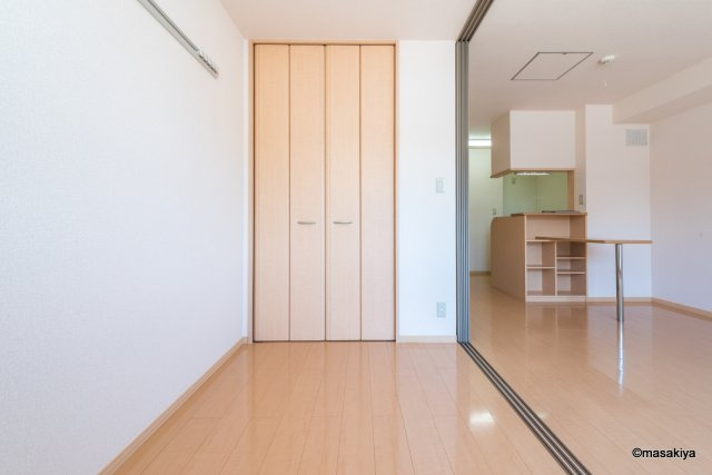 アコール・Tの洋室