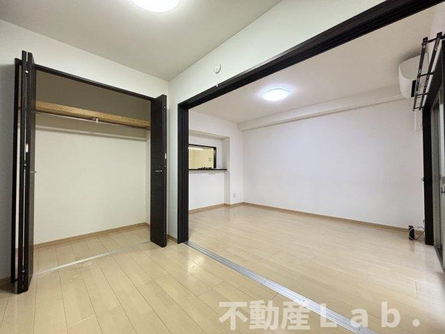 ジョワイユの洋室