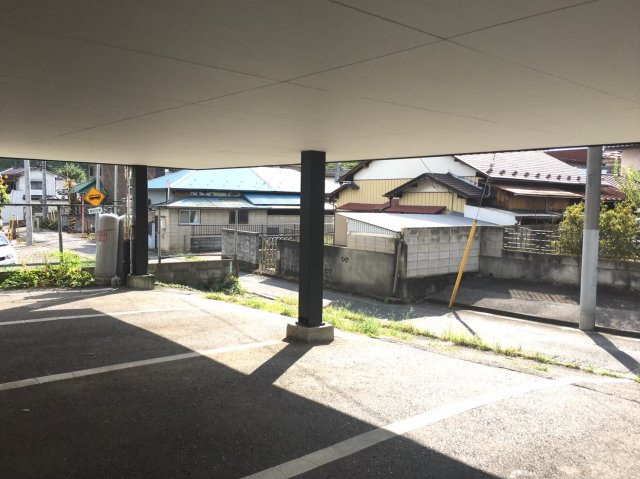 CAMP223の駐車場