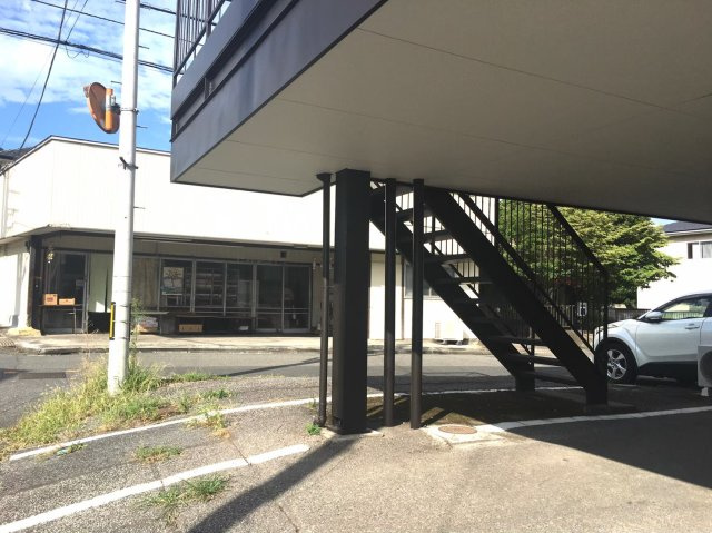 CAMP223のエントランス