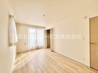 【寝室】 | 沼津市下香貫汐入 新築一戸建て B号棟 | 7.5帖の寝室です