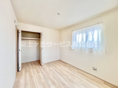 【洋室】 | 沼津市下香貫汐入 新築一戸建て B号棟 | 6帖の洋室です