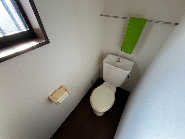 市町貸家のトイレ
