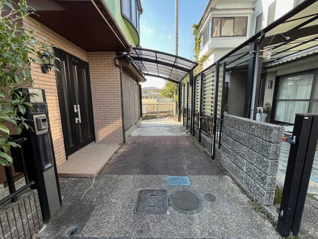 市町貸家の駐車場