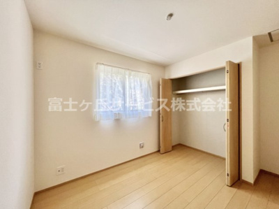 【洋室】 | 沼津市下香貫塚田 新築一戸建て A号棟 | 5.25帖の洋室です