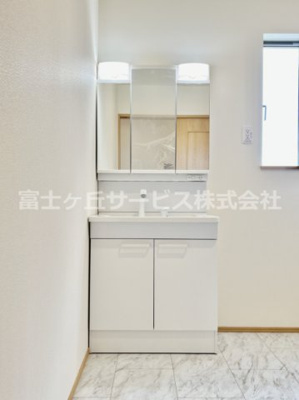 【独立洗面台】 | 沼津市下香貫塚田 新築一戸建て A号棟 | 独立洗面台で身支度をすべて済ませてしまいましょう