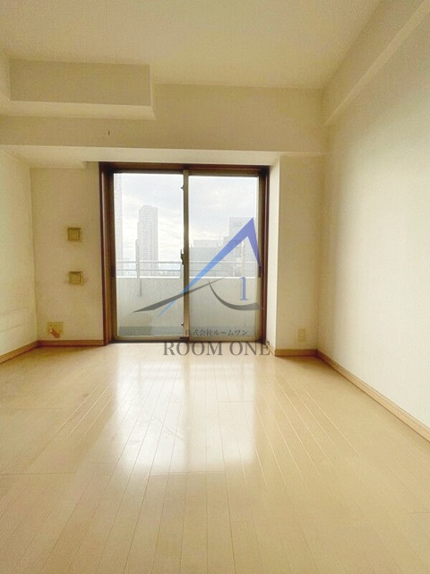 プレール・ドゥーク西大島駅前の居間・リビング|洋室のお部屋です。