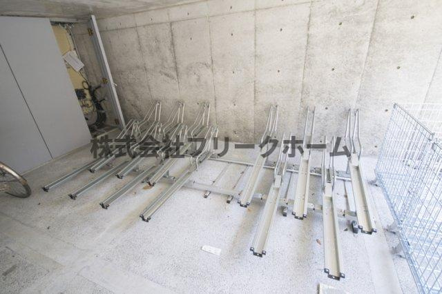 武蔵野市西久保２丁目の賃貸マンションの駐車場