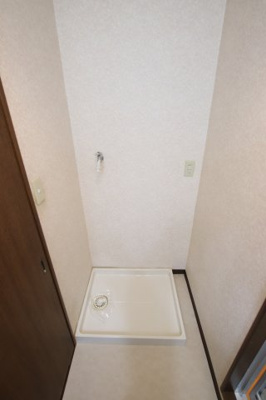 【設備】 | コンプリチェKATAYAMA | 室内洗濯機置場