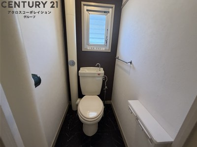 窓付きで明るいトイレです！