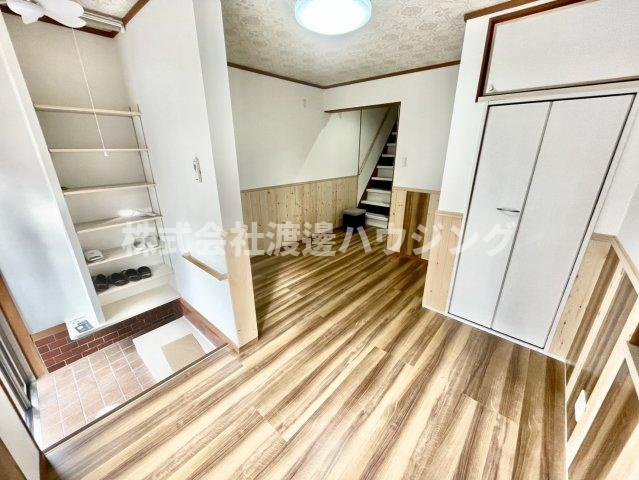 高柳5丁目貸家の居間・リビング