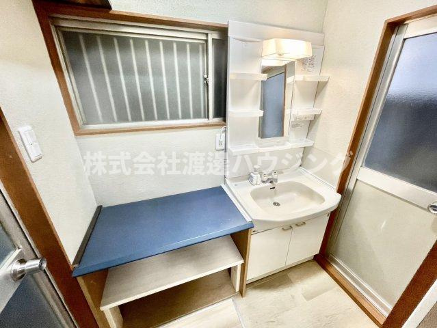 高柳5丁目貸家の洗面所