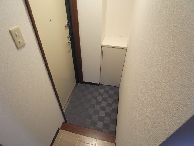 MIRAVAL三宮（ミラバルサンノミヤ）の玄関