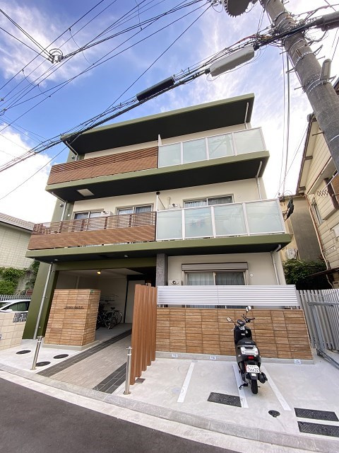 Sempre Vita門戸の外観