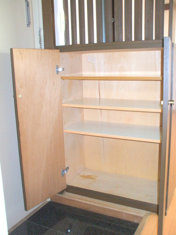 上原ランバーヴィレッジの玄関