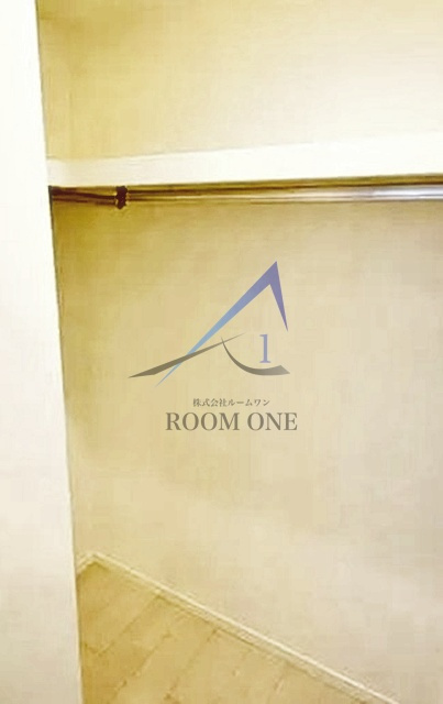 ミハス明大前の収納|ウォークインクローゼットです。