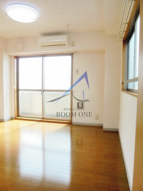 メゾン・Fの居間・リビング|洋室のお部屋です。